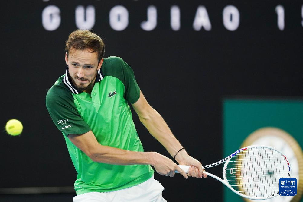 围迫使防守 围迫使防守