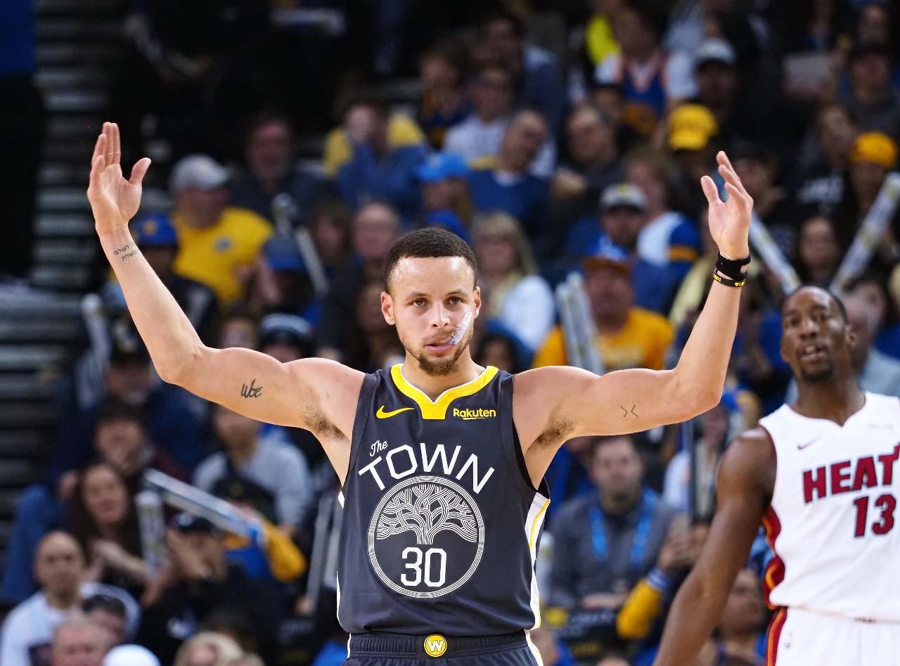 国际赛事中 国际赛事中